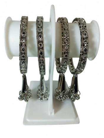 Metal bangles latkan 4 chudi (BRC16)